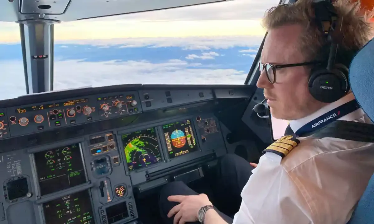 Picture of Daniel Harding as a pilot for Air France.